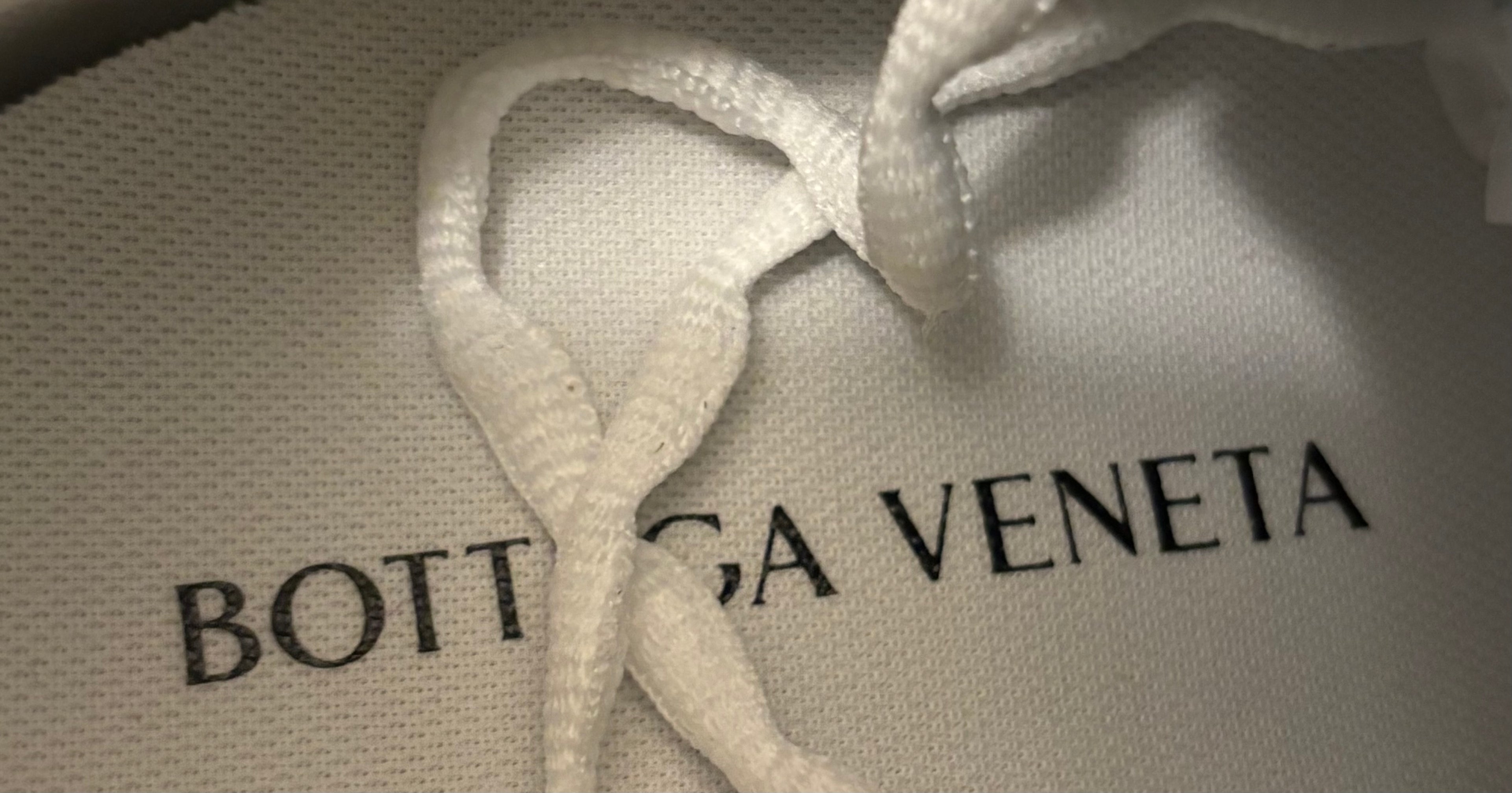 B*ttega Orb*t Red/Blue