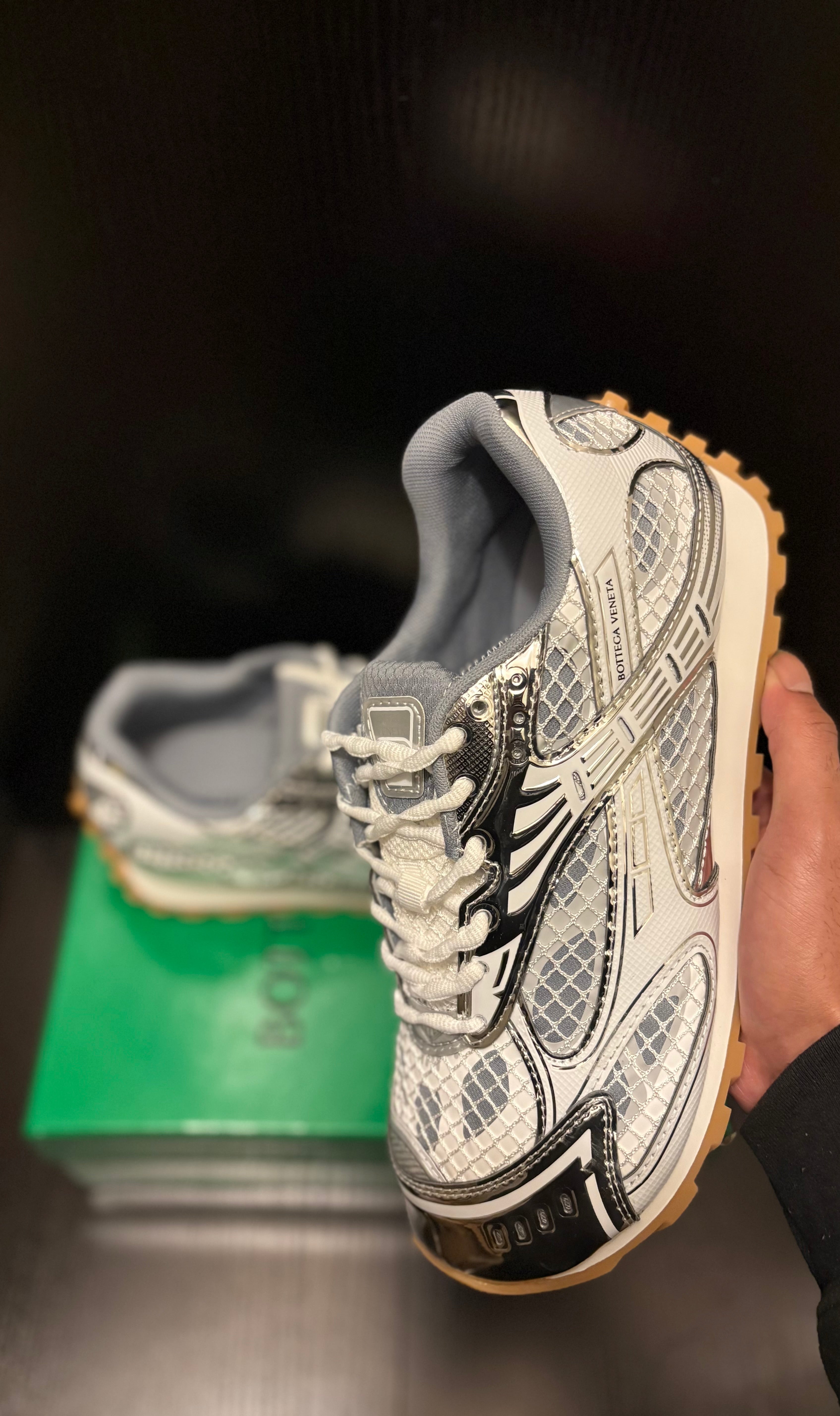 Bottega V (White/Brown)