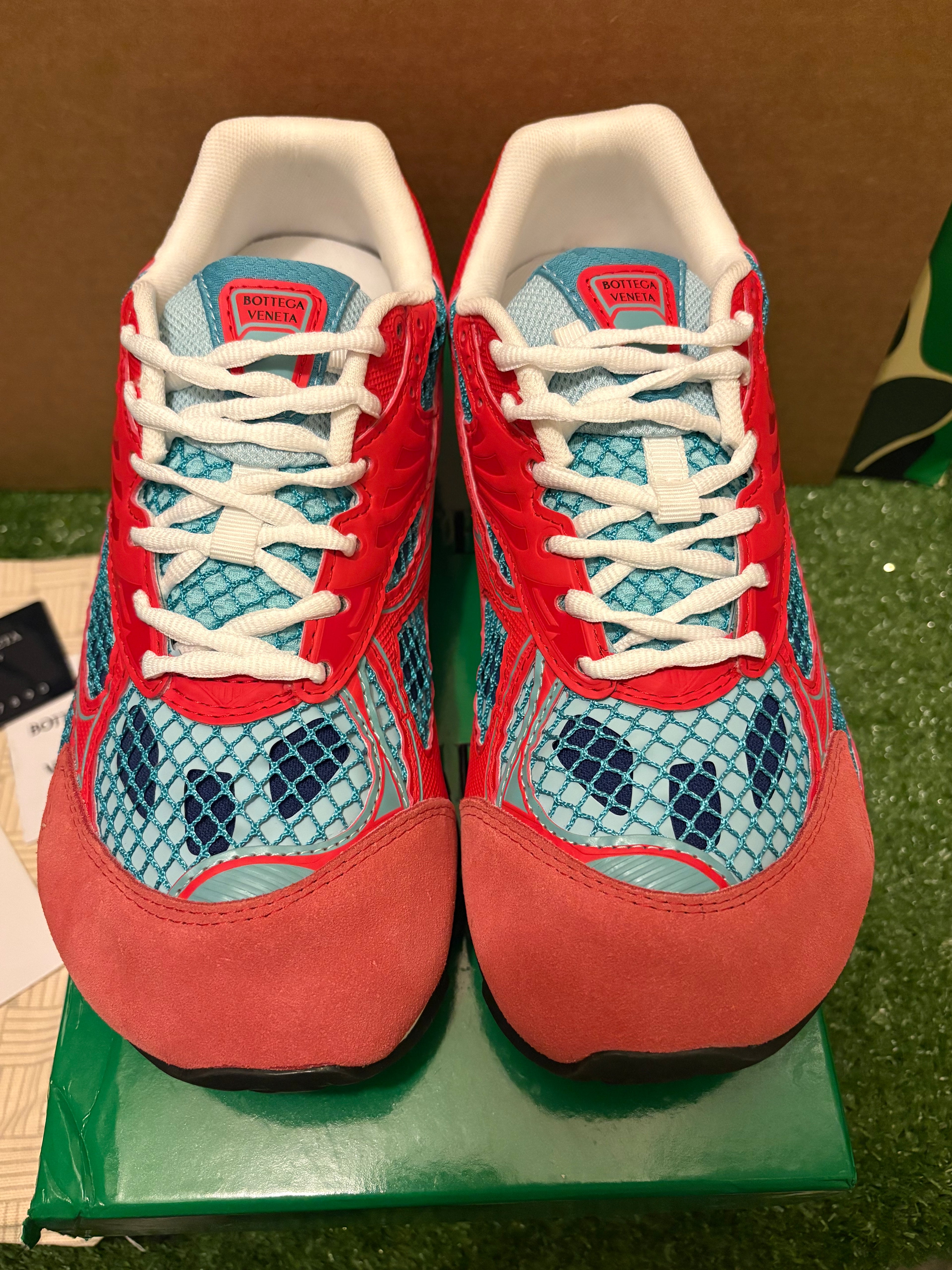 B*ttega Orb*t Red/Blue