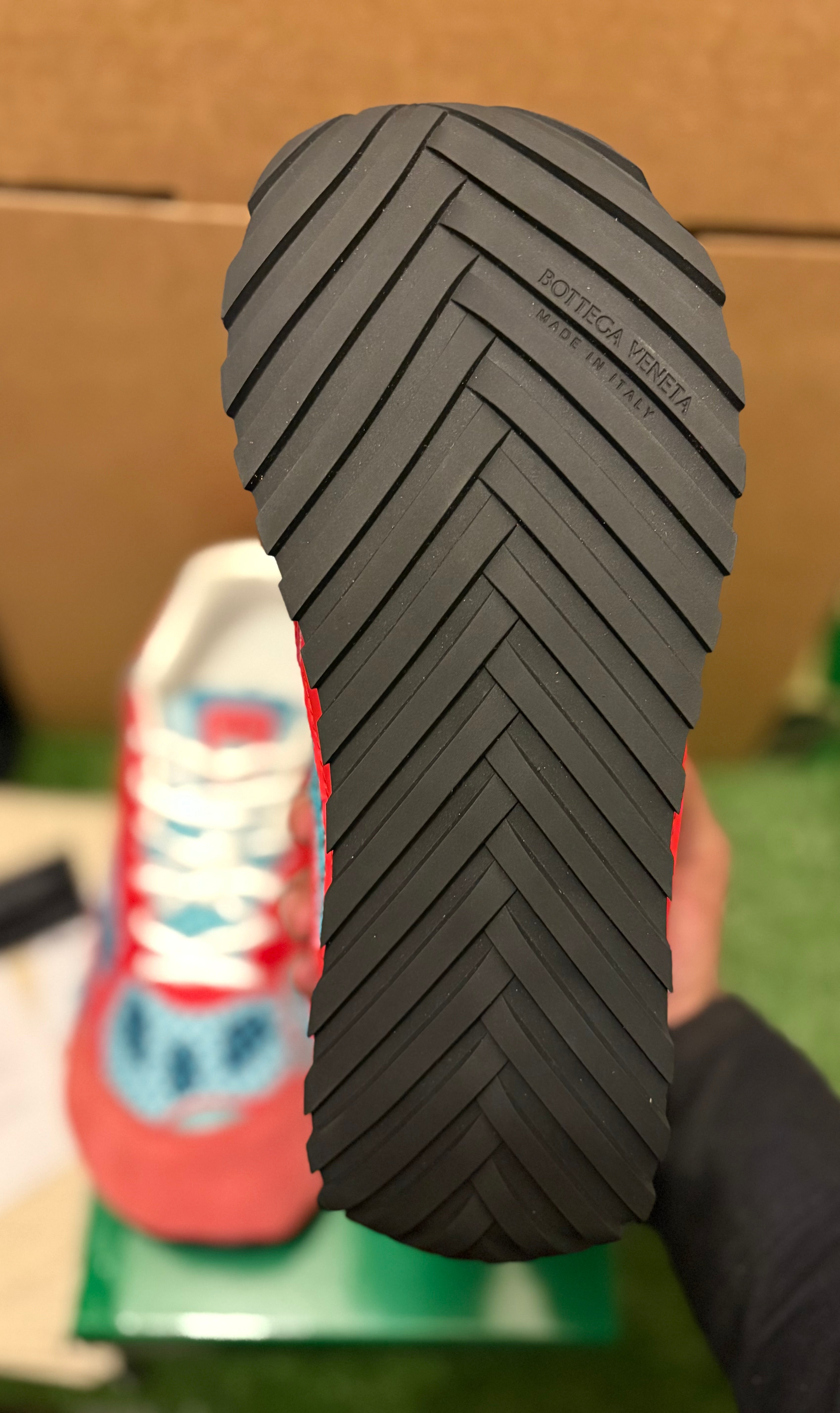 B*ttega Orb*t Red/Blue