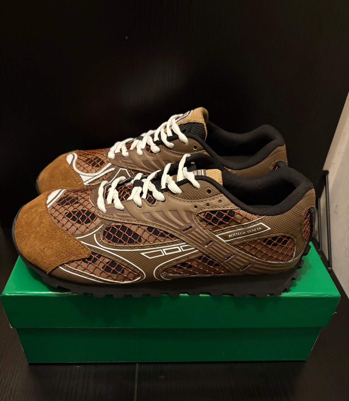 B*ttega Orb*t (Brown/Pine Cone)